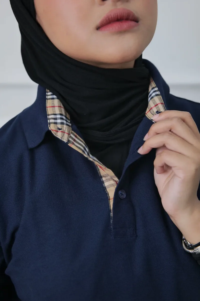 Detail Kerah Kaos Polo